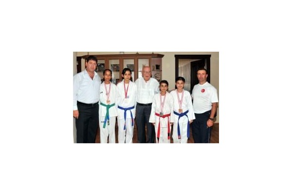 MİNİK TEKVANDOCULARINDAN 7 MADALYA