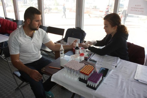 BİR KAN BAĞIŞI ÜÇ KİŞİYE HAYAT VERİYOR