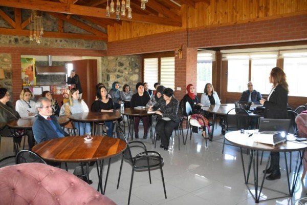 KADIN ÇİFTÇİLERE AKADEMİK DESTEK