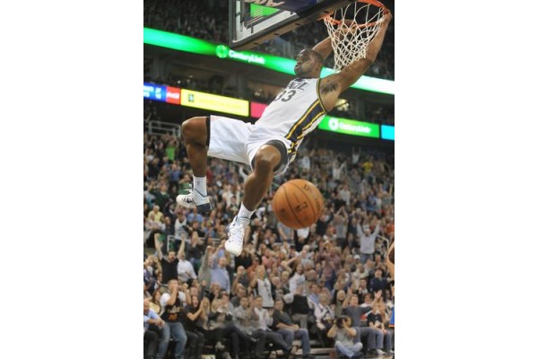 ALİAĞA PETKİM NBA'Lİ STARI GÜNDEMİNE ALDI