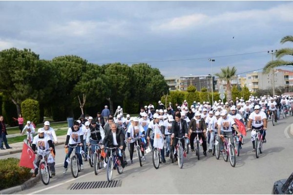 BİSİKLETLERİ HEDİYE ETTİ