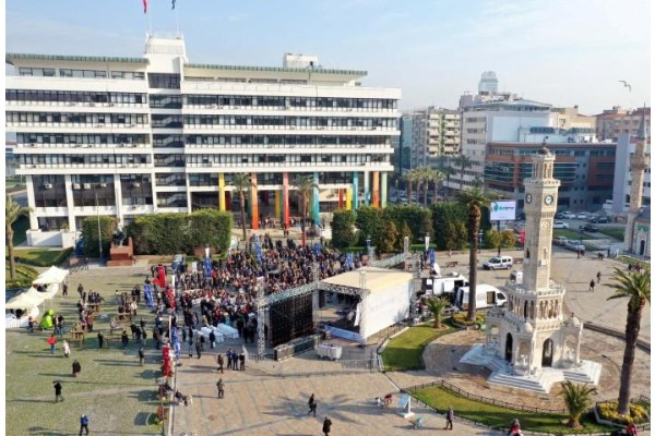 DİJİTAL DEMOKRASİ DÖNEMİ BAŞLADI