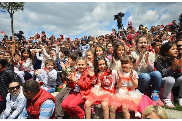 KÖYLERDEKİ ÇOCUKLAR DA BAYRAM EDECEK