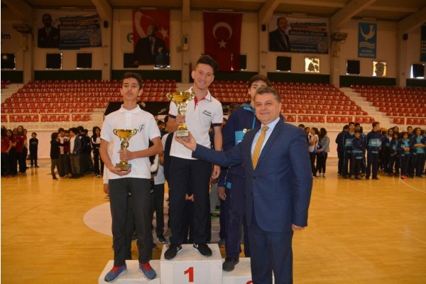 23 NİSAN ÖDÜLLERİ SAHİPLERİNİ BULDU