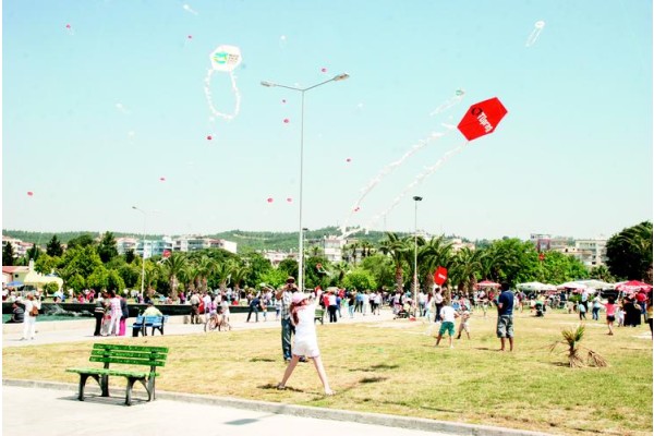 TÜPRAŞ’TAN UÇURTMA ŞENLİĞİ