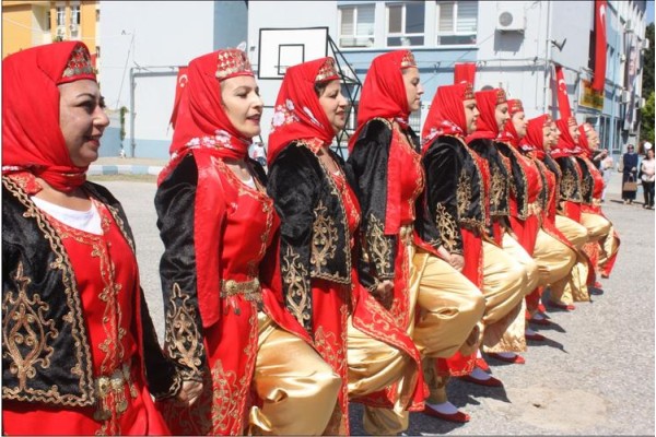 GENÇLİK, BAYRAMINI KUTLADI