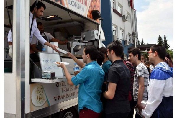 ÖĞRENCİLER ‘LOKMA ŞENLİĞİ’NDE EĞLENDİ