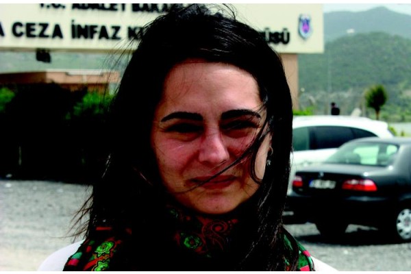 CEZAEVİ ÇOCUKLARINA TİYATRO