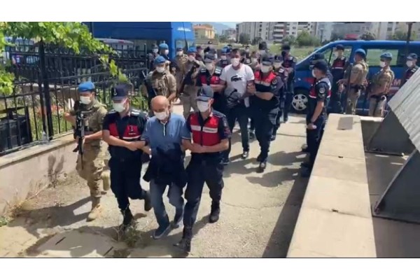 Firari 10 hükümlü yakalandı