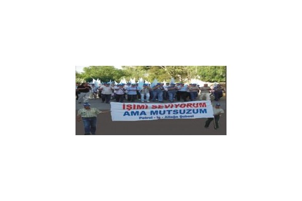 PETKİM İŞÇİSİ EYLEMLERİN İKİNCİ GÜNÜNDE