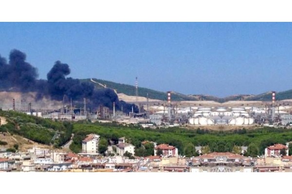 TÜPRAŞ’TA KORKUTAN YANGIN