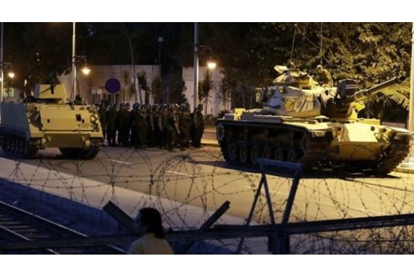 GENEL-İŞ ALİAĞA'DAN DARBE AÇIKLAMASI