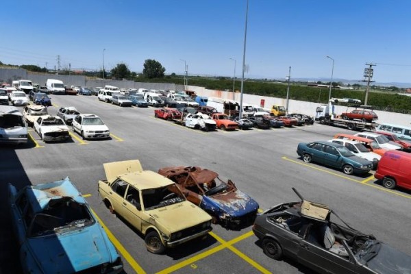 6 AYDA 184 HURDA ARAÇ ÇEKİLDİ