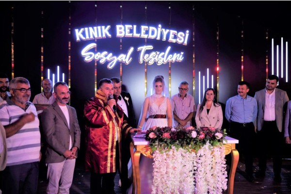 AÇILIŞ VE DÜĞÜN BİR ARADA