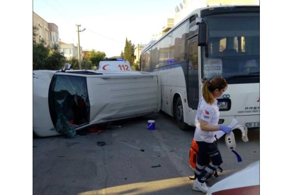 MİNİBÜSÜ DEVİRDİ