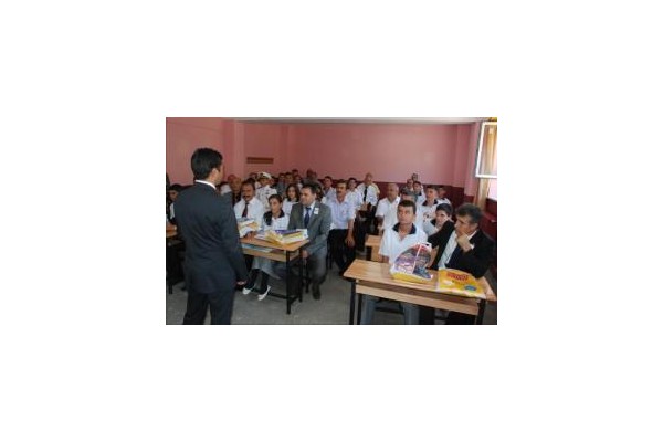 Okullar açıldı, öğrenciler eğitime başladı