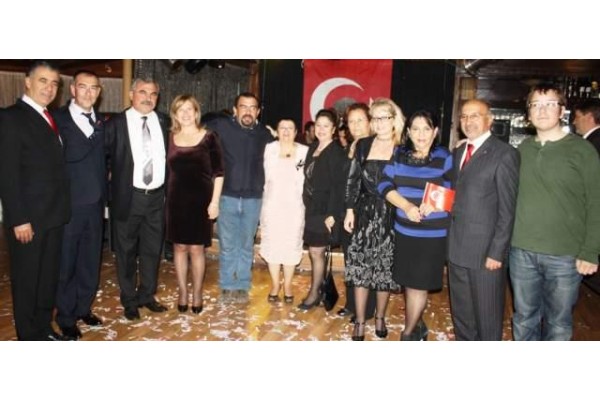 ATATÜRKÇÜLER CUMHURİYET YEMEĞİNDE BULUŞTU