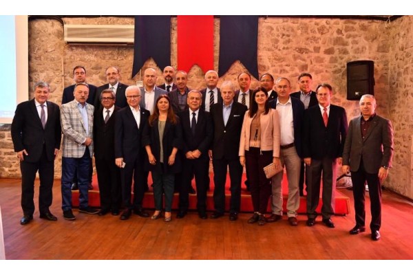 İZMİR'DE İKİNCİ ZİRVE