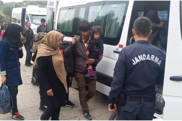 44 DÜZENSİZ GÖÇMEN YAKALANDI