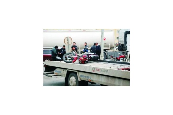 İKİ AYRI KAZADA 2 KİŞİ YARALANDI