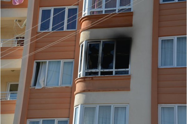 ÇOCUK ODASINDA ÇIKAN YANGIN KORKUTTU