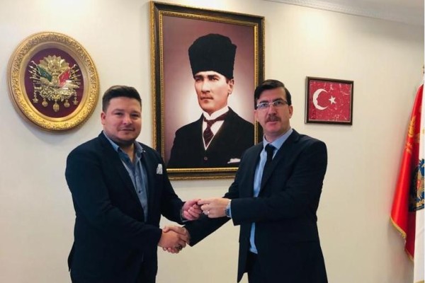 POLİS MEMURU ARABULUCU OLDU