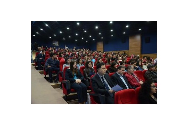 ALİAĞA'DA ÜNİVERSİTE FUARI