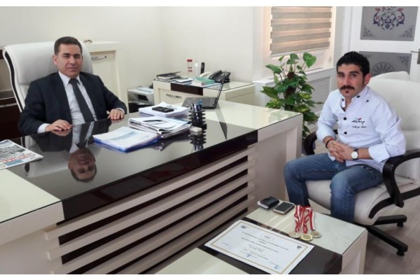 ÖDÜLLÜ ŞEFTEN KAYMAKAM YILMAZ’A ZİYARET