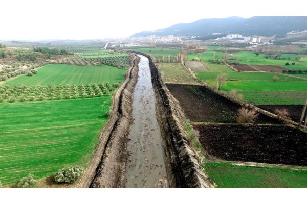 BAKIRÇAY'DA 20 BİN DEKAR ARAZİ RİSKTEN KURTULACAK