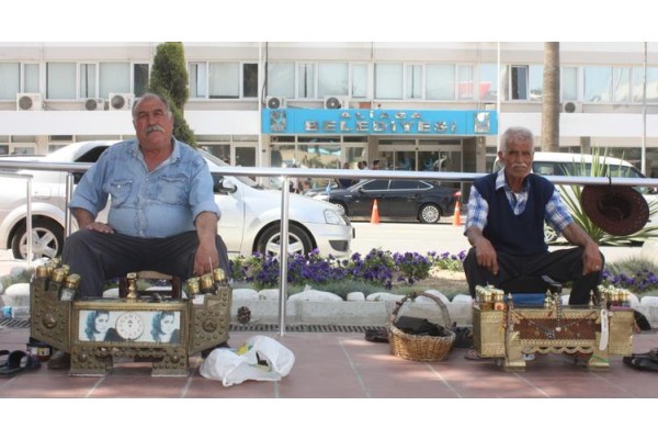 AYAKKABI BOYACILARI LOSTRA SALONU İSTİYOR