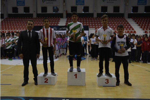 23 NİSAN ÖDÜLLERİ SAHİPLERİNİ BULDU