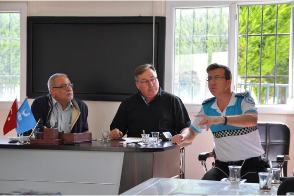 İLÇE EMNİYET MÜDÜRÜ UĞURTAŞ, MUHTARLARI DİNLEDİ