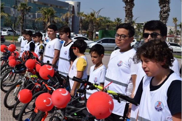 100. YIL ANISINA PEDAL ÇEVİRDİLER