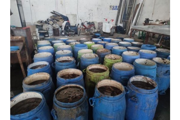 Sanayi sitesine deniz patlıcanı operasyonu