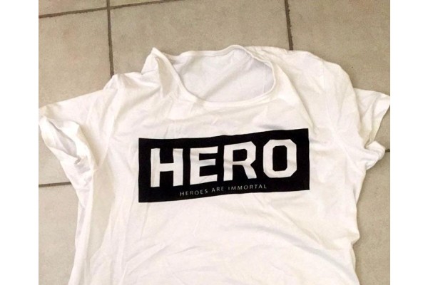 "HERO" YAZILI TİŞÖRT GİYEN LİSELİYE GÖZALTI