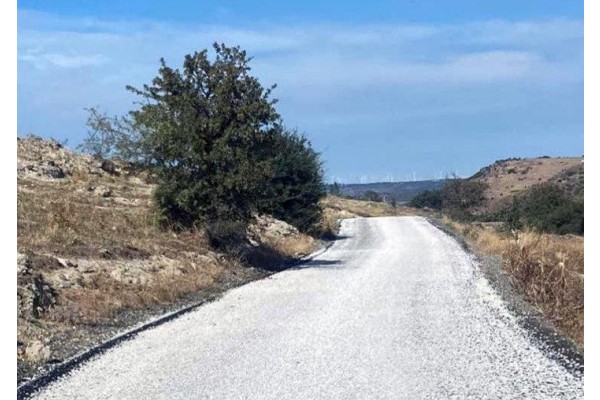 Yol bakım ve onarım çalışmaları sürüyor