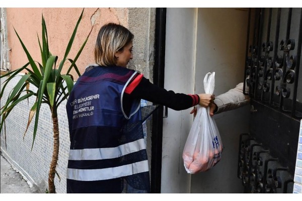 5 ton mandalina örnek iş birliği ile dağıtılıyor