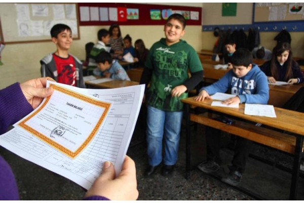 13 BİN 405 ÖĞRENCİ KARNE ALACAK