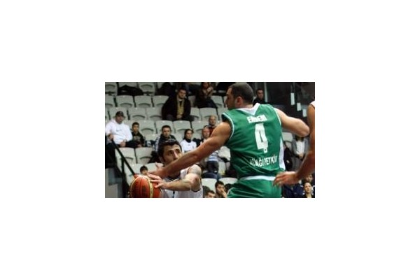 Beşiktaş Cola Turka: 98 Aliağa Petkim: 74