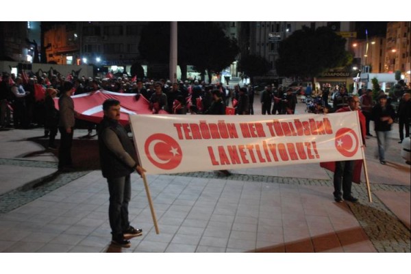 ALİAĞA TERÖRÜ LANETLEDİ