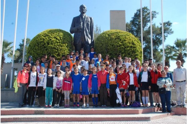 23 NİSAN KOŞUSU’NDA TER DÖKTÜLER