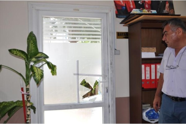 PETROL-İŞ’E HIRSIZ GİRDİ