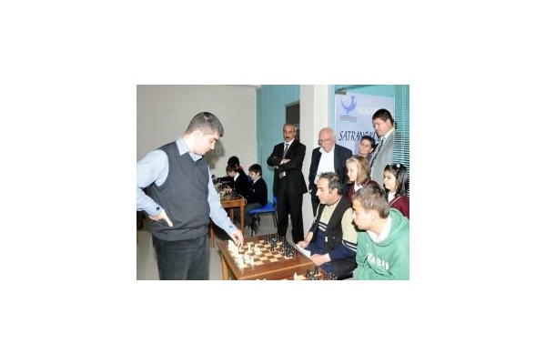 Aliağa Belediyesi Satranç Kulubü kayıtları başladı