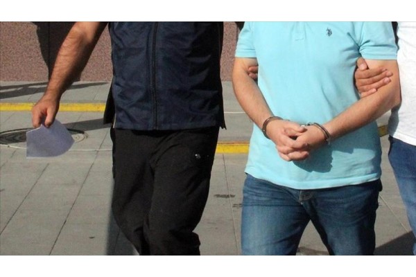 FETÖ operasyonunda 3 tutuklama