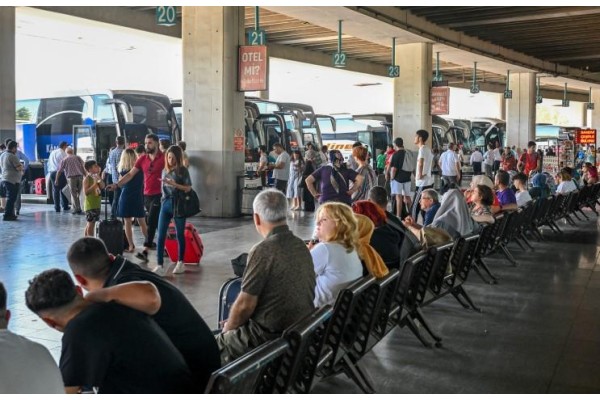 Terminalde bayram hareketliliği erken başladı