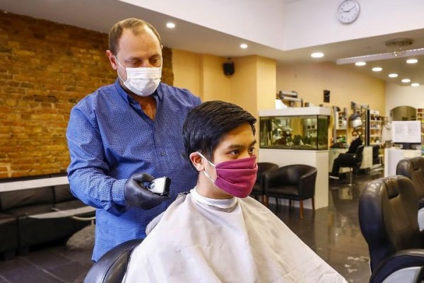 USTURA VE MAKYAJ YASAĞI KALKTI