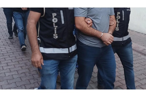 FETÖ operasyonunda 3 şüpheli tutuklandı