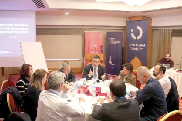 İZKA’DAN DİJİTAL DÖNÜŞÜM ÇALIŞTAYI