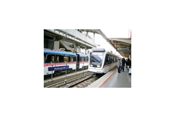 İZBAN, 1 milyon 350 bin yolcu taşıdı