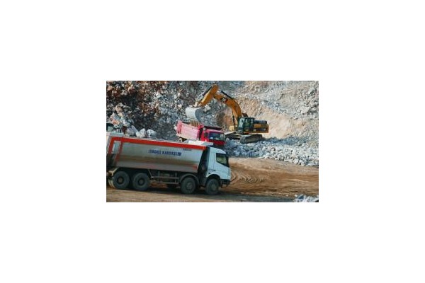 İl Genel Meclisi üyeleri taş ocağını inceledi